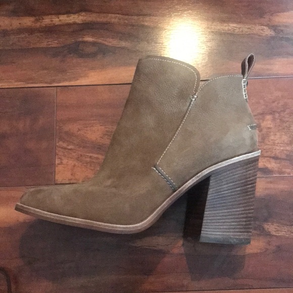 UGG Shoes - Women’s Ugg Bootie